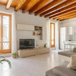 https://arena-apartment.hotelinveneto.com